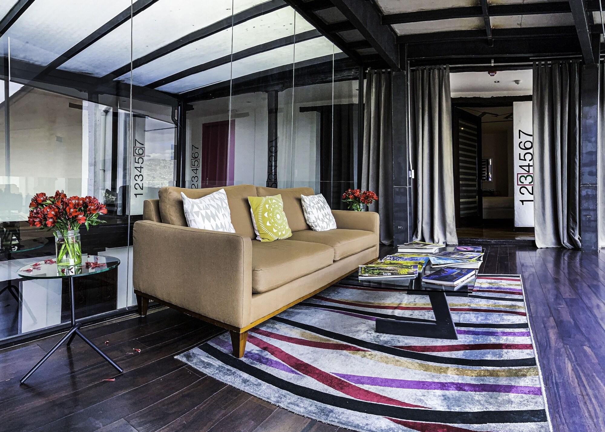 Hotel Casa Gardenia กีโต ภายนอก รูปภาพ